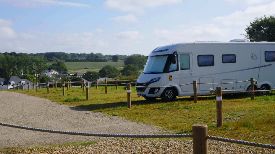 aire-camping-car-plumelin