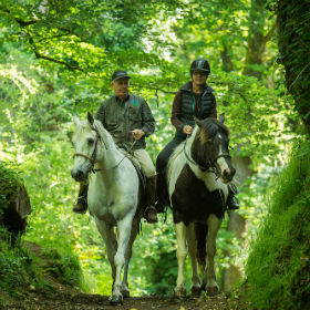 Balade à cheval en forêt crtb©E.Berthier