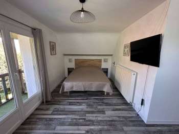 impg_meuble-plumelin-domaine-legendes-tour-merlin-chambre.JPG